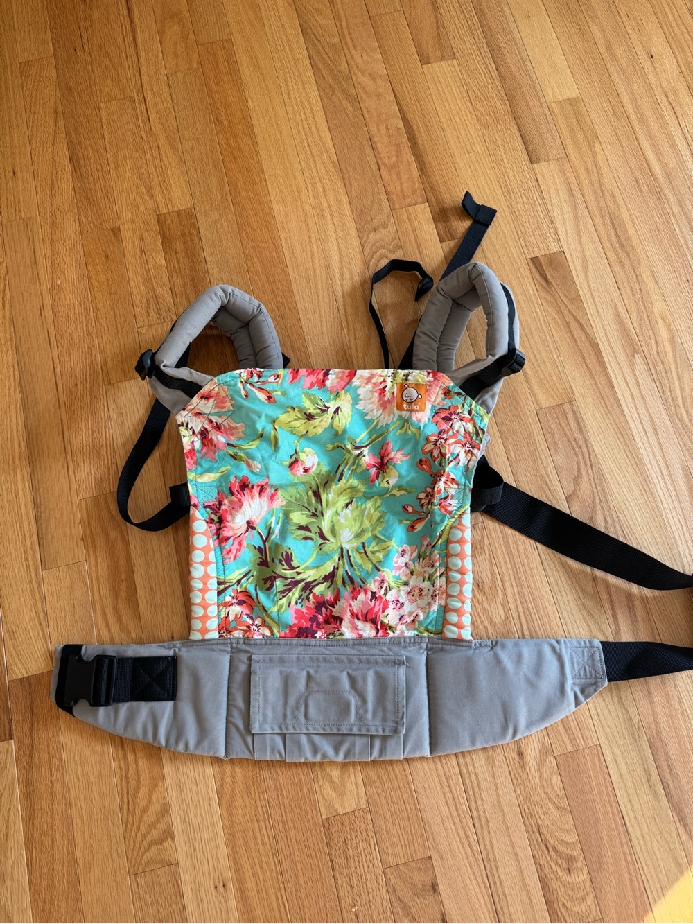 Tula Floral Carrier
